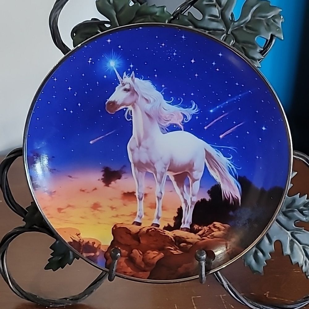 Collectors plate "Final Stance Of The Diamond Unicorn" by Steve Read